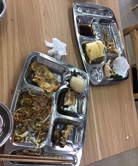 ��ĳ���ױ���Ժ���緹������