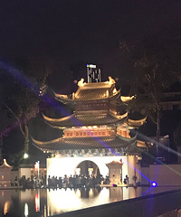这里有最大的科举考场,而旁边则是秦淮之地