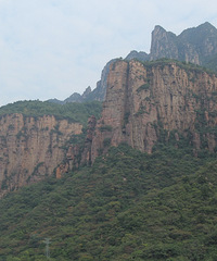 去齐王寨的路上都是风景,一路都是蓝天碧水红崖丹峰