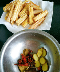 自制辣条,大人孩子都喜欢的零食,绝对完胜市售的各种辣条