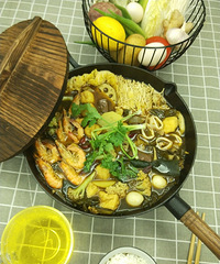大杂烩,火锅底料配一切,整锅端上桌了