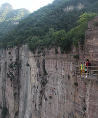 大峡谷形若巨盆貌比苍龙,跌岩千米的幽谷,横空百里气势恢弘
