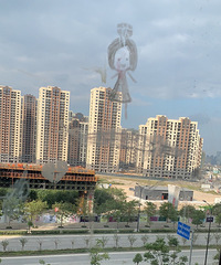 恒大城市天地对面的庙是搬迁过来的?