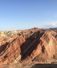 ��Ҵ��ƽɽ�����߲ʵ�ϼ�������£����ܵ�����Ȼ�Ĺ�����