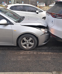 ���������ġ�ѩ������³��ײ�ϱ��ǵ���