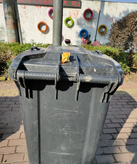 �������ġ���һ������Ͱ���Ӻ�����