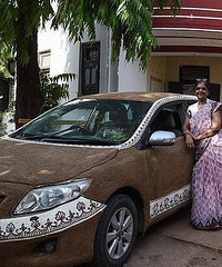 ����Ů˾����Ϊ�˸��������£�����Ϳ����ţ��