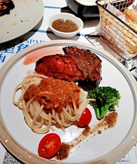 ��ɫ�Ĳʵ�������·�������ڲʵ��£������⾳��