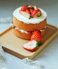 ϲ���ֲڵ�Ĩ�棬�Ե���������һ�㣬СС���µĲ�ݮ���͵���