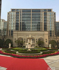 ���ĺ���ޱ�ĸ���ֵǱ���ϸߣ���ޱѹ���Ƚϴ�