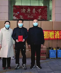 �ޣ�����һ�����������100�׷�����ɱ������