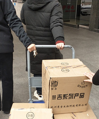 ѩ����̿�ġ����֡�,����������Һ��KN95����300��