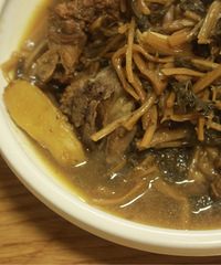 �˸����Ź��ǲ���̨����ɫ�ˣ������涼û�Ե���