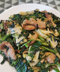 ������ʳ��ÿ�����ز����ٵĻ��ݳ��⣬�����һ��