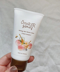 �ڼ�ϴ��������һƿϴ��Һ���ֶ��ɵ���Ƥ