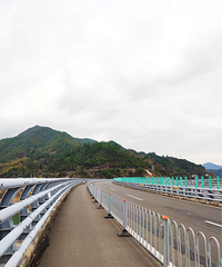 �������µ���Ϫ֮�����һЩ��ϲ������