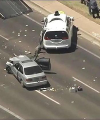 ���˼�ʻ����ײ���ˣ�Ӧ����˭������