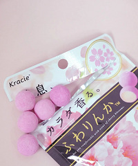 “樱花限定”&“草莓新品”,包装可爱,味道也是甜进心坎~