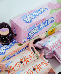 “樱花限定”&“草莓新品”,包装可爱,味道也是甜进心坎~