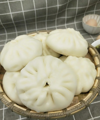 咸菜笋丁包,目前做馒头,包子还是靠运气的,