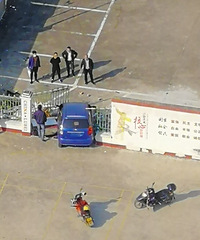 [������]��ײǽ�ˣ���ͷ������ʵ��ǽ���������