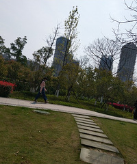 �������ġ�2����������һ�ε���԰