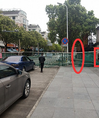 【港港厢】现在很多路都封闭了,发现有人钻栏杆抄近路该不该劝阻