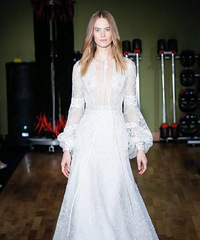婚纱和运动服的硬核拼接,竟然有些好看~|Off-White FW 2020