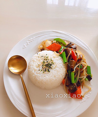 这是80后小时候的回忆吗,一碗米饭一份黄鳝吃出满足感