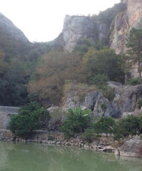 �������ġ�ɽ���澲�׵�С��