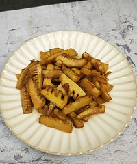 独属于春天的一道菜,味道咸香带着春笋的甜味