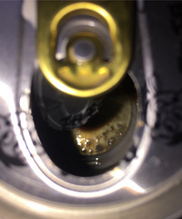 旺仔牛奶罐子里好脏,喝完后发现里面有一点一点的黑东西