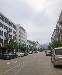 Ƥ���ĳ�ζ���ϰ�ˮ�󶹸����̻�ζ���ںϳ�����һ����ζ