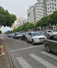 �ܹ���ӵ�º�ͣ���ѣ�һŭ֮�£���ѡ���˼�������ί���Ǳ�