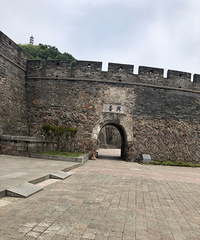 �������ġ���������һ����ǰ����ٺ�������һ��