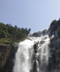 ���ư��磬Ƿȱ�����·�е�࣬���ǹ�ͺͺ��