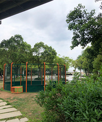 ���Ź�԰�������������½��˺ö���ʩ���Ǵ��޵ĺ�ȥ��