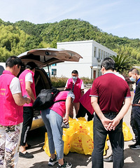 ���Ĳ��ִ�С��Ϊ��̨ӾϪѧУ����60��˫Ь