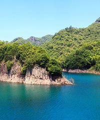 ��Ϫˮ��ɹͼ��λ�е�ǳ������ɫ��������кܴ����ĸо�