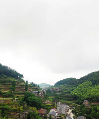 �����������ϵĶ����£������ĸ߶��ѹ�ǧ��