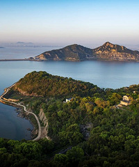 �߽��ƽ����������ɽ����ɫ�ġ���롱С��