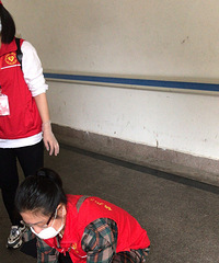 �ð�����һ�ף�Ϊ���Ѽ�ͥ��΢��Ը