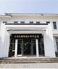 ����10���ɫ���ε㣬��հ����������