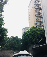 ���۸��᡿Ϊ���򷿣����Լ�ѹե����ݵ�ʱ���������ģ�