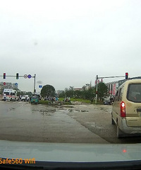 ǰ���������������ͣ�³����ڳ����Ͽ�������