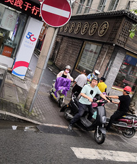 ���޿��ӣ���С����ڶ��н������綯�����ζ������