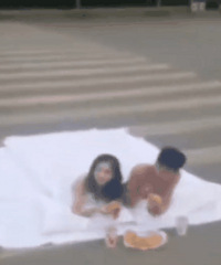 ���۾���һ��һŮ����������·�߸����¶�������ը�ˣ�