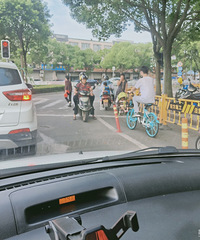 �н�����ִ�ڵ�·�ڣ������ڻ�����綯������