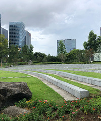 �۸��࣬ƽʱ��ϲ���乫԰��