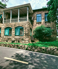 �Ĵ����ʤ�أ�Ī��ɽ�μ�